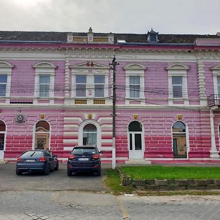 Hotel Marion Dumbraveni  المظهر الخارجي الصورة