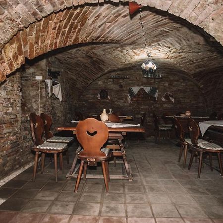 Hotel Marion Dumbraveni  المظهر الخارجي الصورة