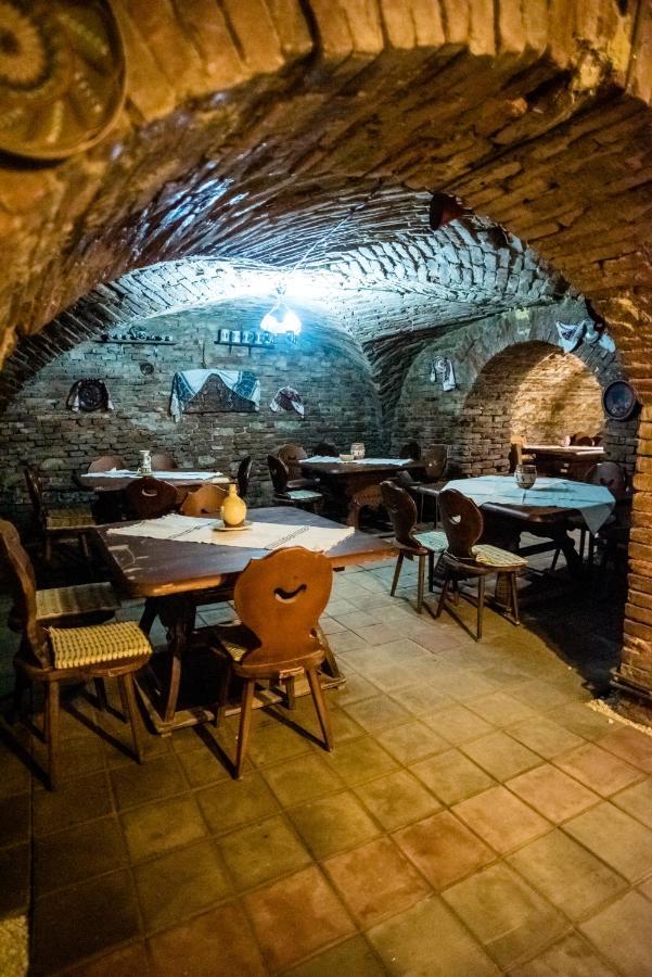 Hotel Marion Dumbraveni  المظهر الخارجي الصورة