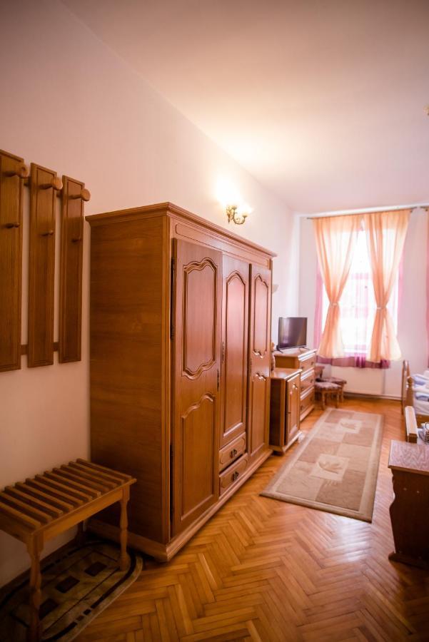 Hotel Marion Dumbraveni  المظهر الخارجي الصورة