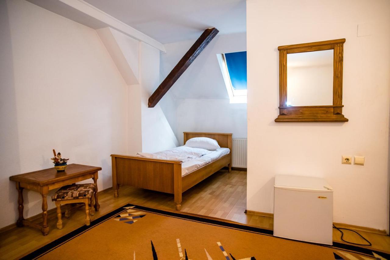 Hotel Marion Dumbraveni  المظهر الخارجي الصورة