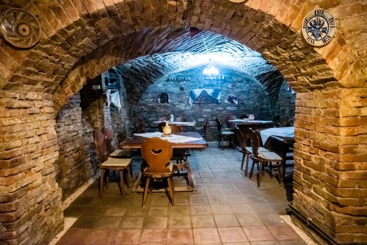 Hotel Marion Dumbraveni  المظهر الخارجي الصورة